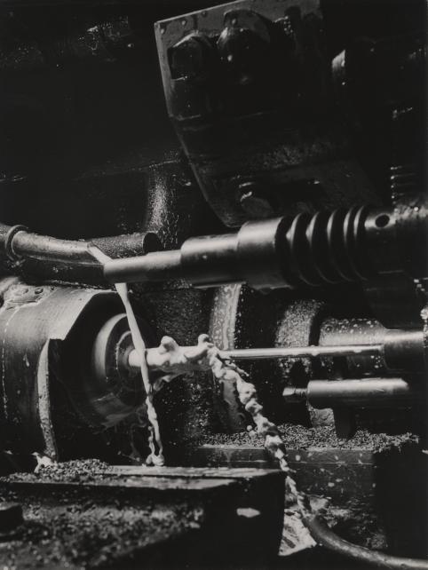 . André Steiner Industrie automobile Années 1930 Tirage sur papier  au gélatino-bromure d’argent © André Steiner /collection  musée Nicéphore Niépce