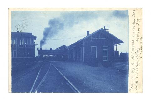 Railroad Depot and Tower Ansonia,  Ohio, USA 30 novembre 1906 © collection privée – AMC